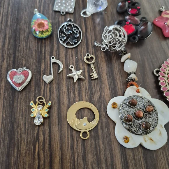 Elegant Multi-Color Charm Set - Picture 3 of 4